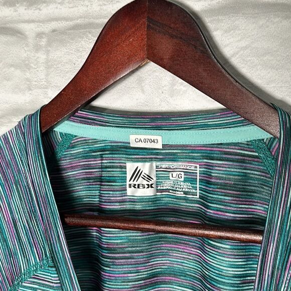 Reebok long sleeve athletics gear - Picture 2 of 2